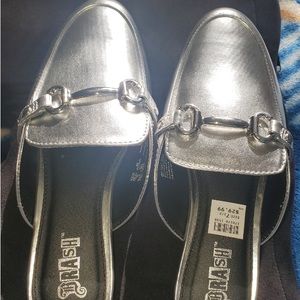 Brand New; Shiny Silver;